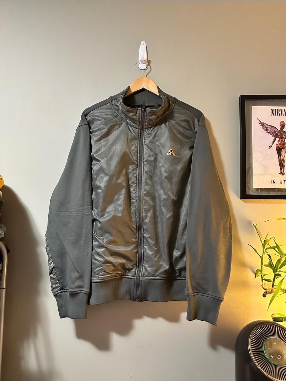 Nike ACG Olive Gray Lightweight Full-Zip Track Jacket
